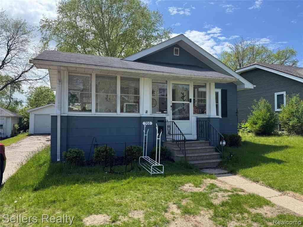 Homes For Sale - 701 Saint Clair Avenue <br/> Flint, MI 48504