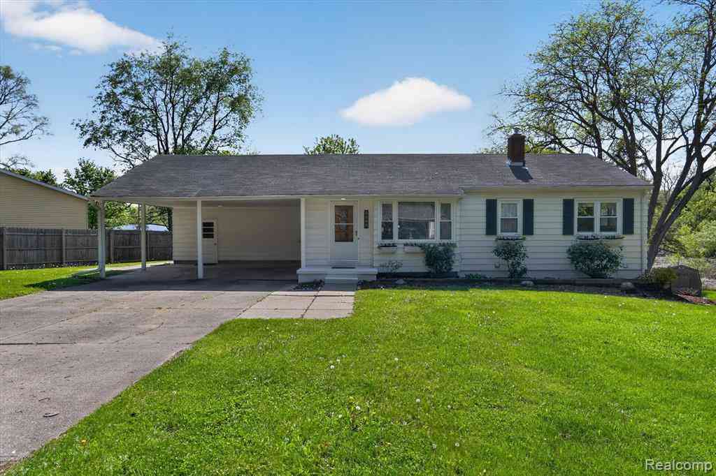 Homes For Sale - 4949 Algonquin Way <br/> Ingham County, Okemos, MI 48864