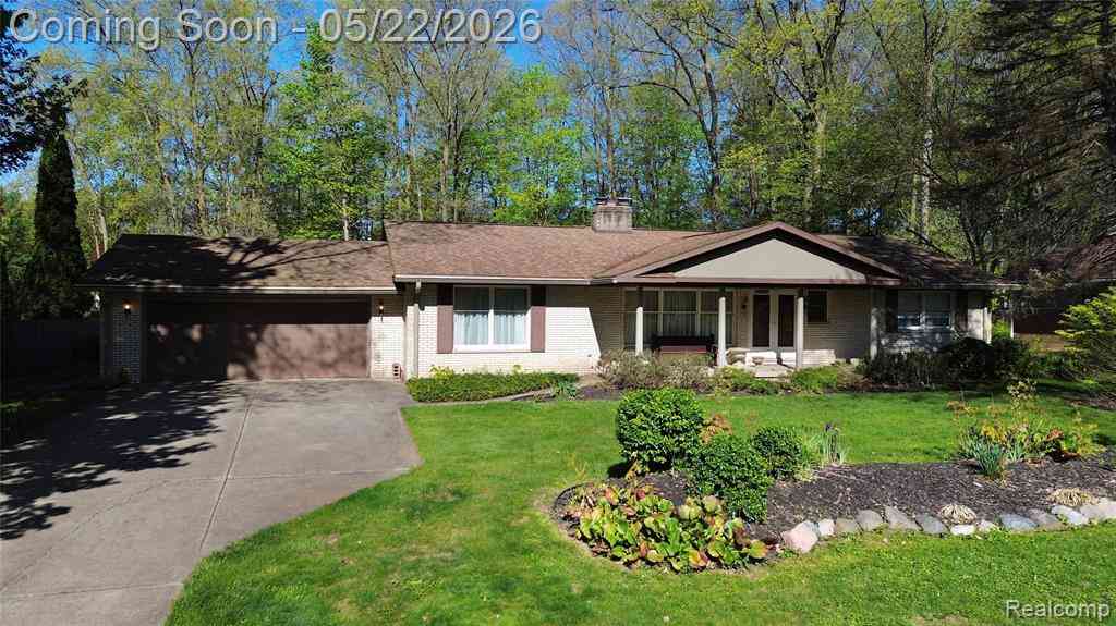 Homes For Sale - 1349 Ox Yoke Drive <br/> Flint, MI 48532