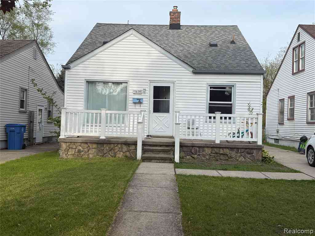 Homes For Rent - 7618 Hazelton Street <br/> Dearborn Heights, MI 48127