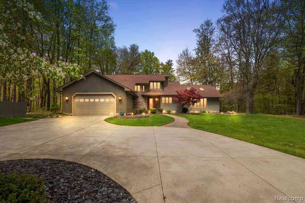 Homes For Sale - 501 Cedarwood Street <br/> Oxford, MI 48371