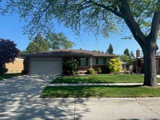 Homes For Sale - 11151 Irvington Drive <br/> Warren, MI 48093