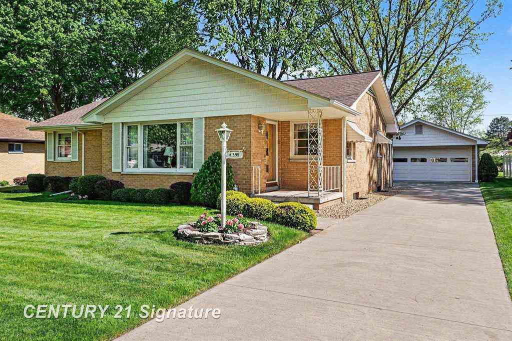 Homes For Sale - 4395 Ann Street <br/> Saginaw, MI 48603