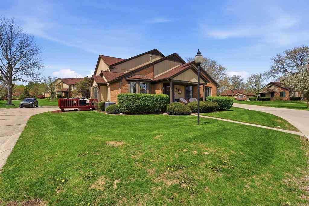 Condo For Sale - 279 Meadow Bridge Drive <br/> Rochester, MI 48307