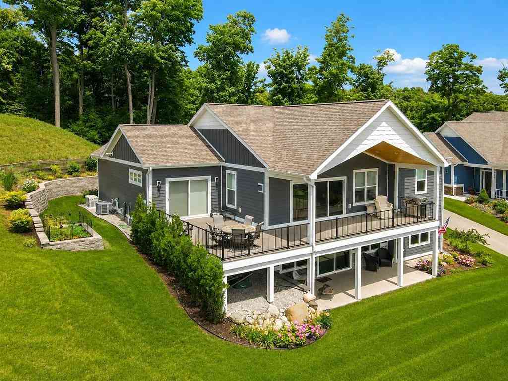 Homes For Sale - 4245 Eagles View <br/> Traverse City, MI 49684