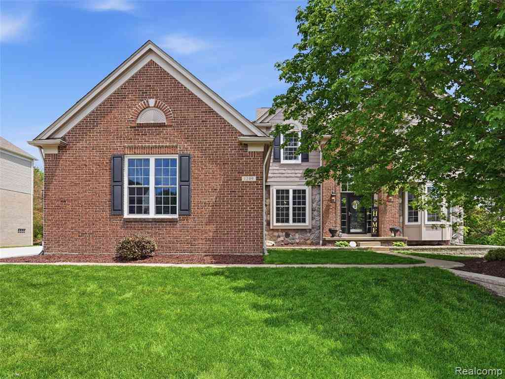Homes For Sale - 1209 Miners Run <br/> Rochester, MI 48306
