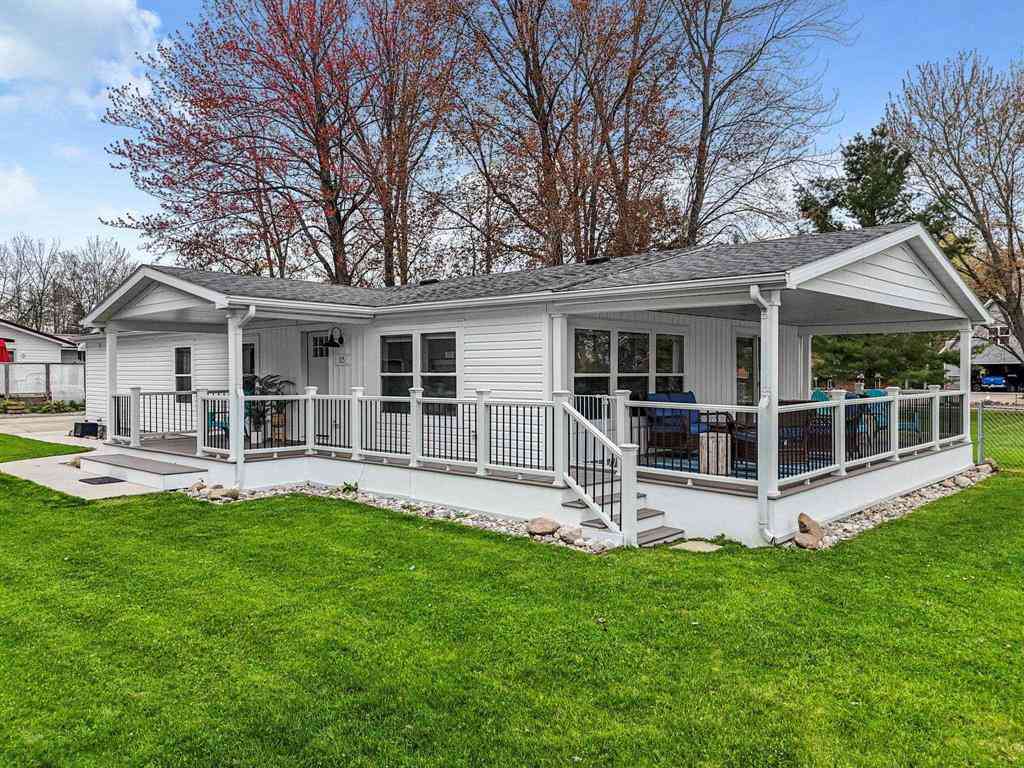 Homes For Sale - 105 Bass Court <br/> Cadillac, MI 49601