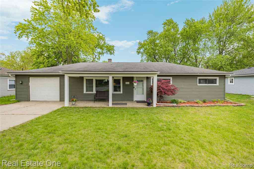 Homes For Sale - 2262 Kohler Street <br/> Waterford, MI 48329