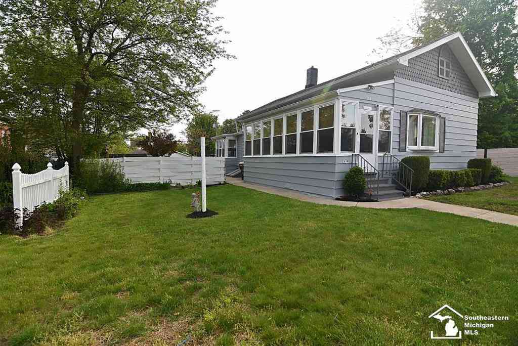 Homes For Sale - 317 E 5th Street <br/> Monroe, MI 48161