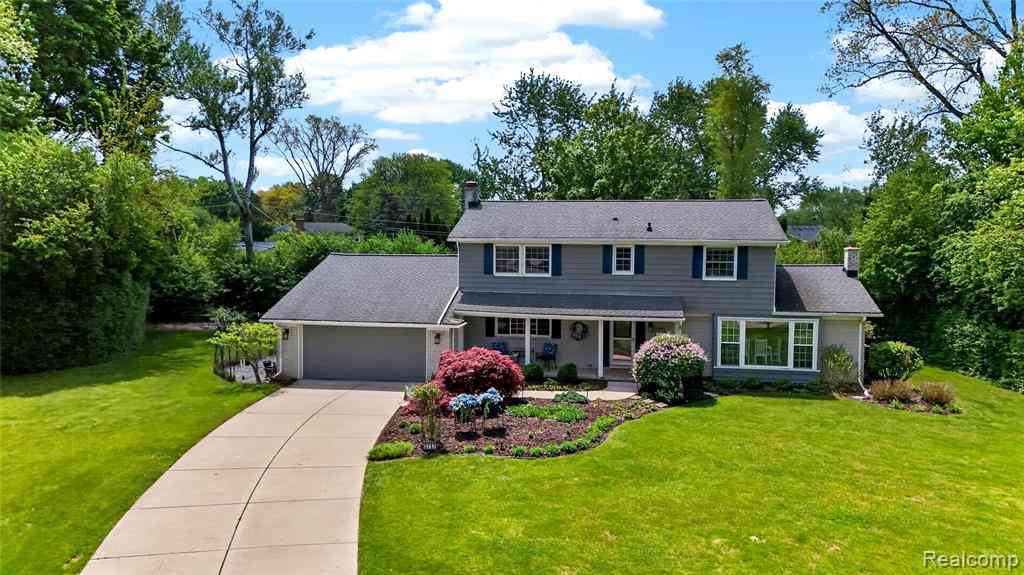 Homes For Sale - 3717 Tyrconnel Court <br/> West Bloomfield, MI 48323