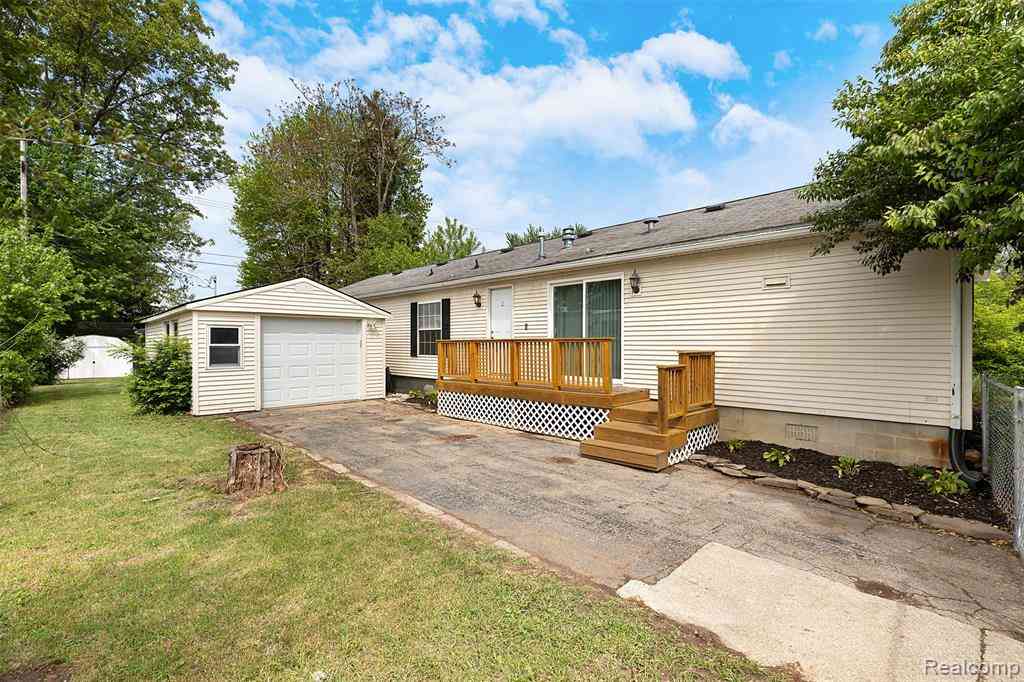 Homes For Sale - 2616 Tim Avenue <br/> Brighton, MI 48114