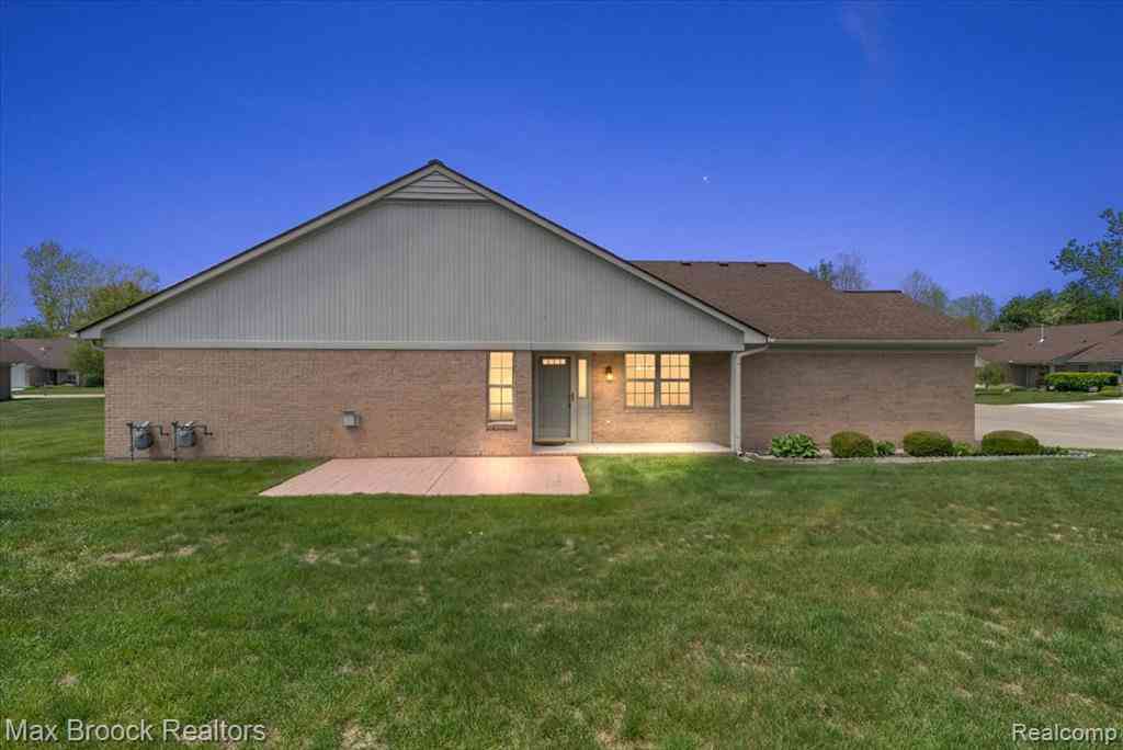 Condo For Sale - 25258 Julianna Drive <br/> Chesterfield, MI 48051