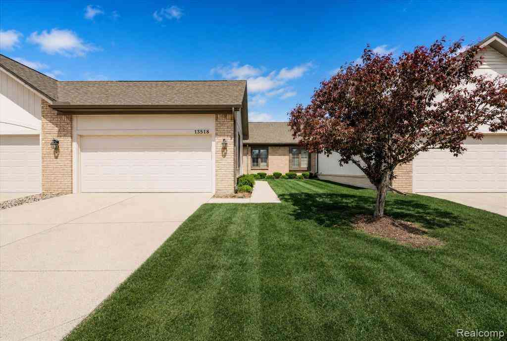 Condo For Sale - 13518 Highland Circle <br/> Sterling Heights, MI 48312