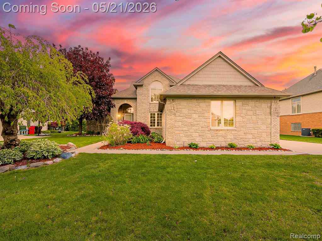 Homes For Sale - 14001 Wayford Run <br/> Shelby Twp, MI 48315
