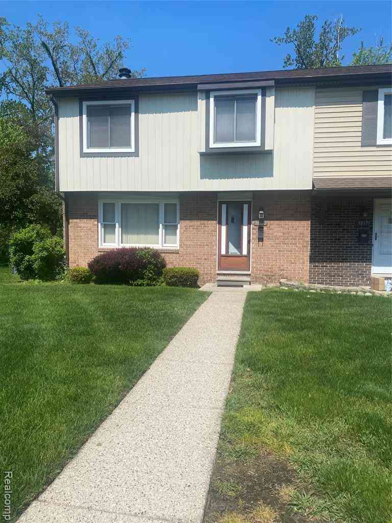 Condo For Sale - 38175 Carolon Boulevard <br/> Westland, MI 48185