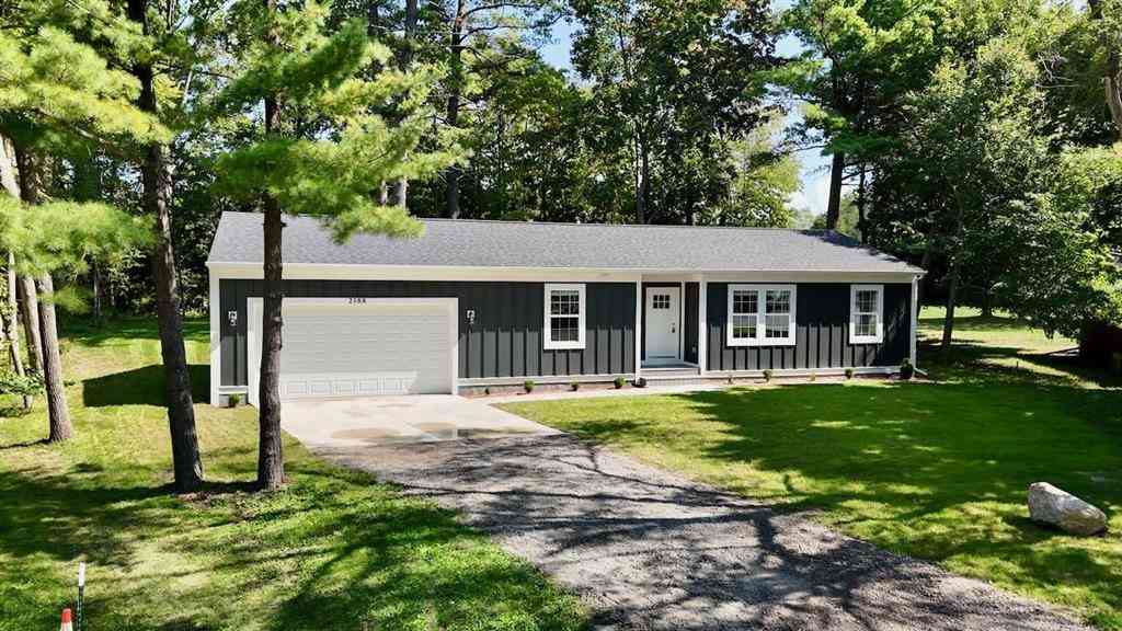 Homes For Sale - 2588 E Greendale Drive <br/> Saginaw, MI 48603