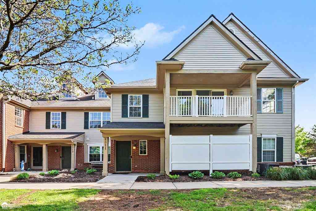 Condo For Sale - 4011 Hampton Ridge Boulevard <br/> Howell, MI 48843