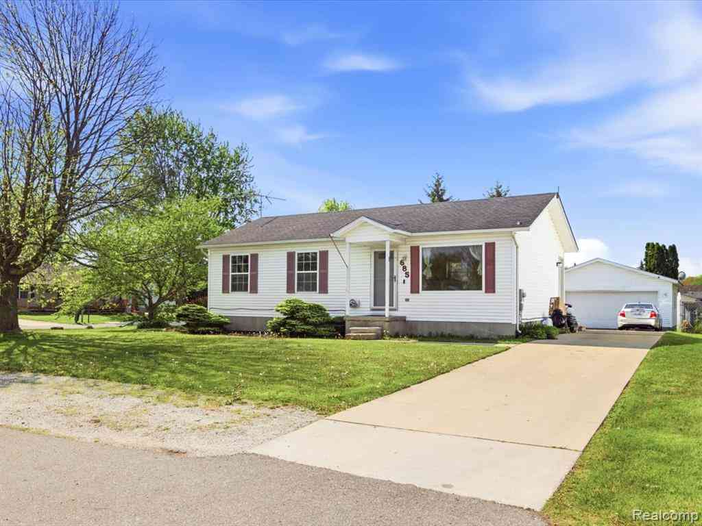 Homes For Sale - 685 Heather Lane <br/> Marysville, MI 48040