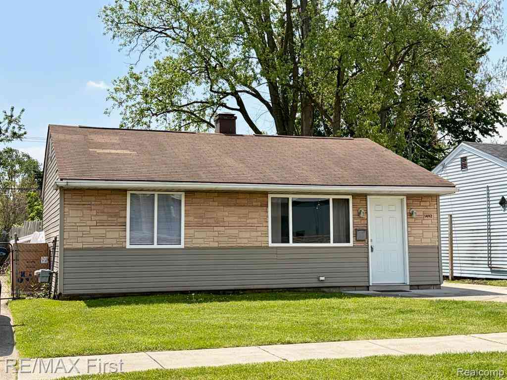 Homes For Rent - 1492 E Woodruff Avenue <br/> Hazel Park, MI 48030