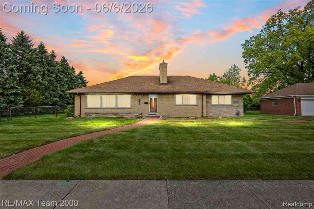 Homes For Sale - 111 Brentwood Drive <br/> Dearborn, MI 48124