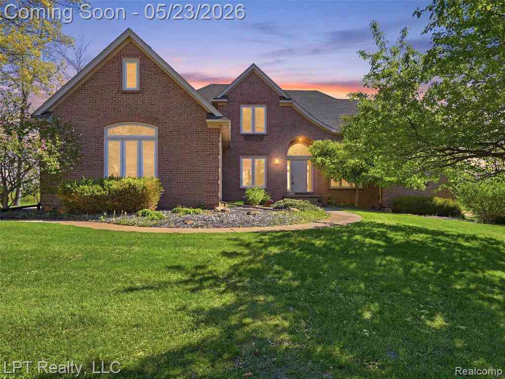 Homes For Sale - 860 Troon  <br/> Highland, MI 48357