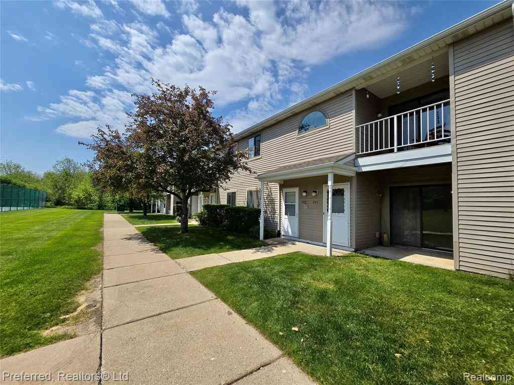 Condo For Sale - 771 Clubhouse Drive <br/> Ypsilanti, MI 48197