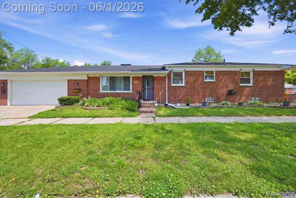 Homes For Sale - 8271 Arnold Street <br/> Dearborn Heights, MI 48127