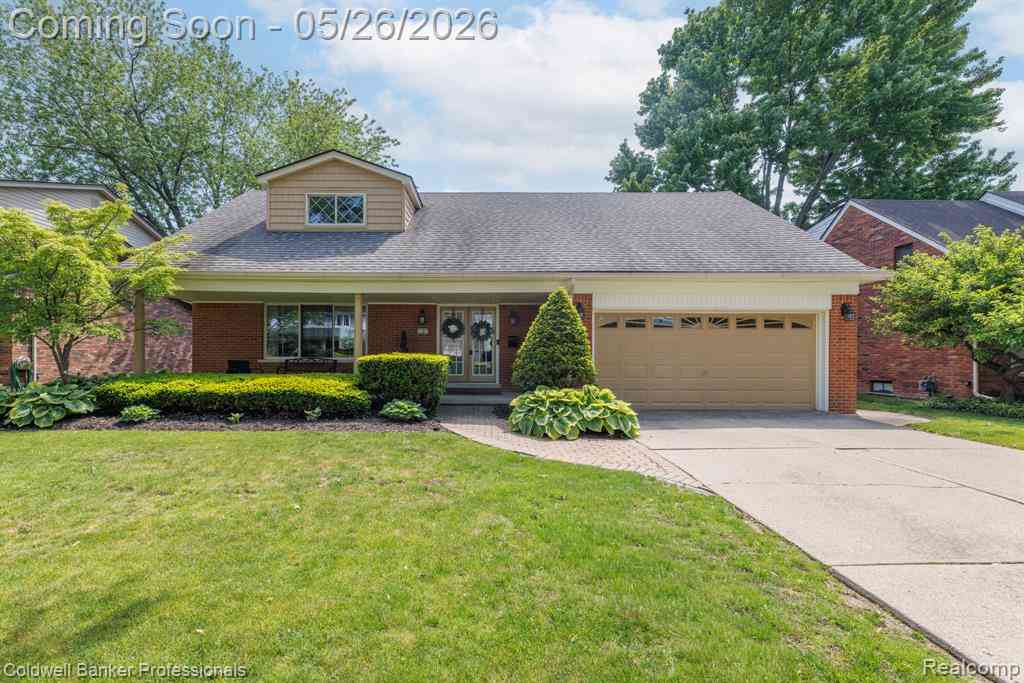 Homes For Sale - 1387 Edmundton Drive <br/> Grosse Pointe, MI 48236