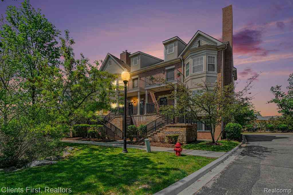 Condo For Sale - 41639 Tera Lane <br/> Novi, MI 48375