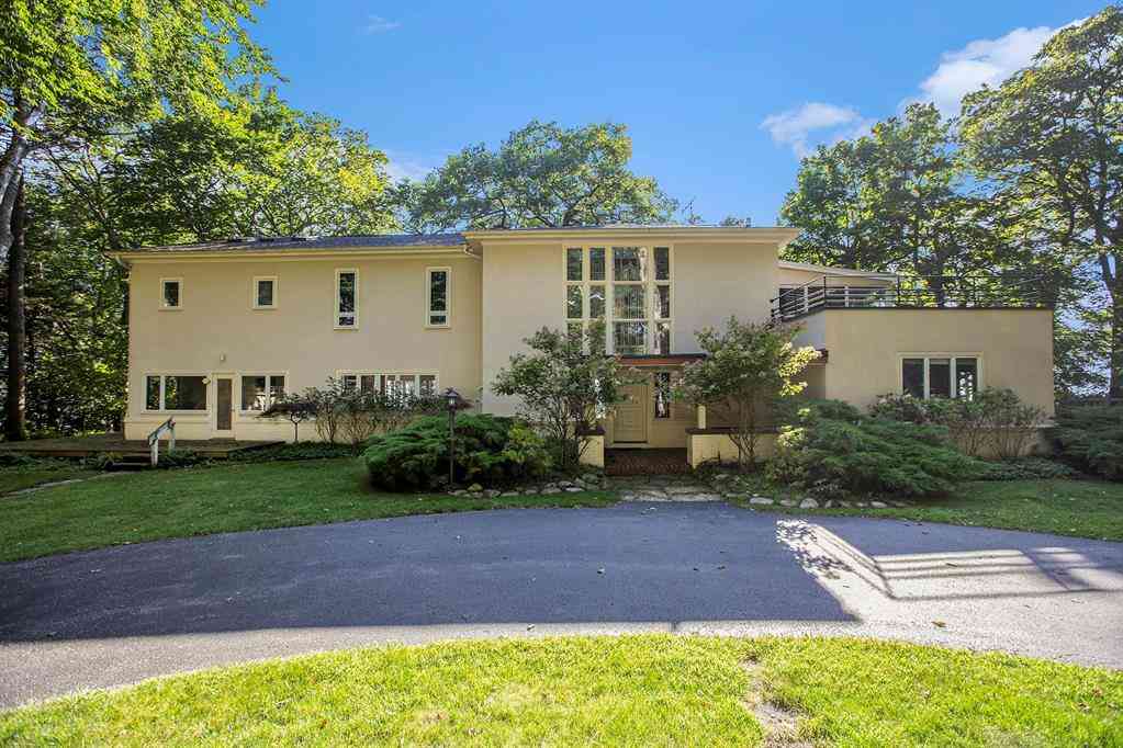 Homes For Sale - 501 Michigan Avenue <br/> Frankfort, MI 49635