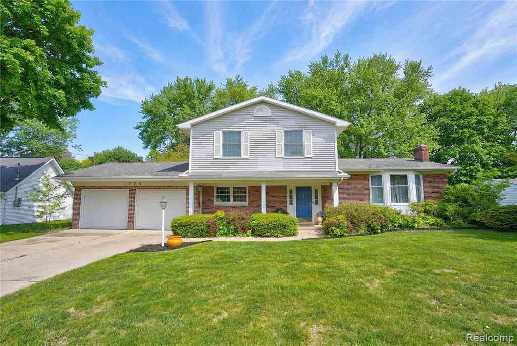Homes For Sale - 1070 Woodview Drive <br/> Flint, MI 48507