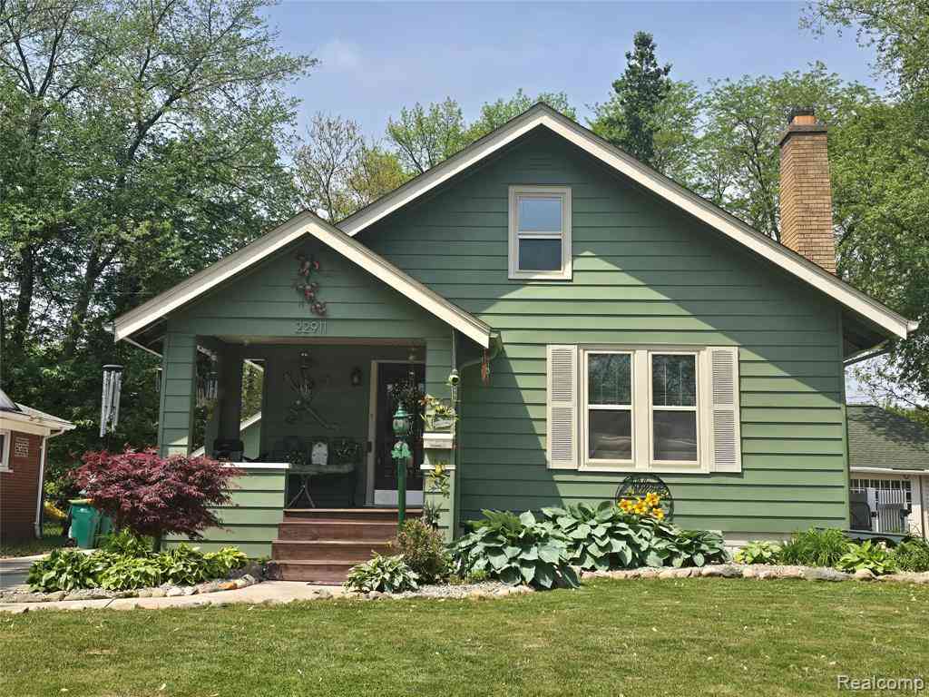 Homes For Sale - 22911 Maple Avenue <br/> Farmington, MI 48336