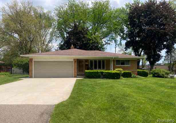 Homes For Sale - 45078 Vanker Avenue <br/> Utica, MI 48317
