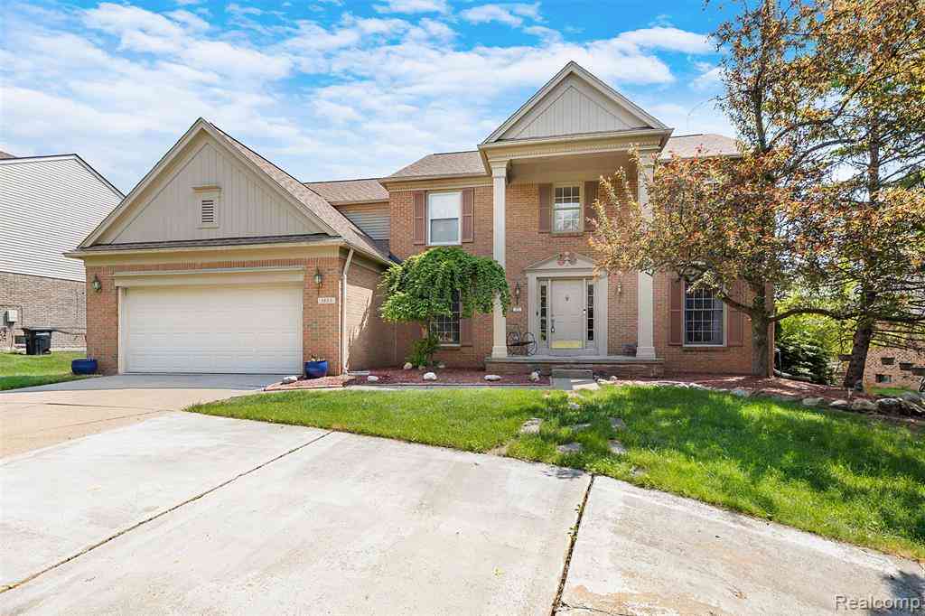 Homes For Sale - 1853 Midchester Drive <br/> West Bloomfield, MI 48324