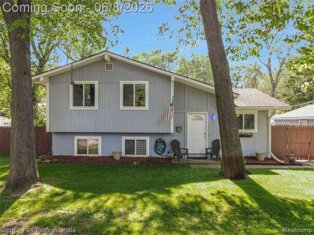 Homes For Sale - 9664 Listeria Street <br/> Commerce Twp, MI 48382