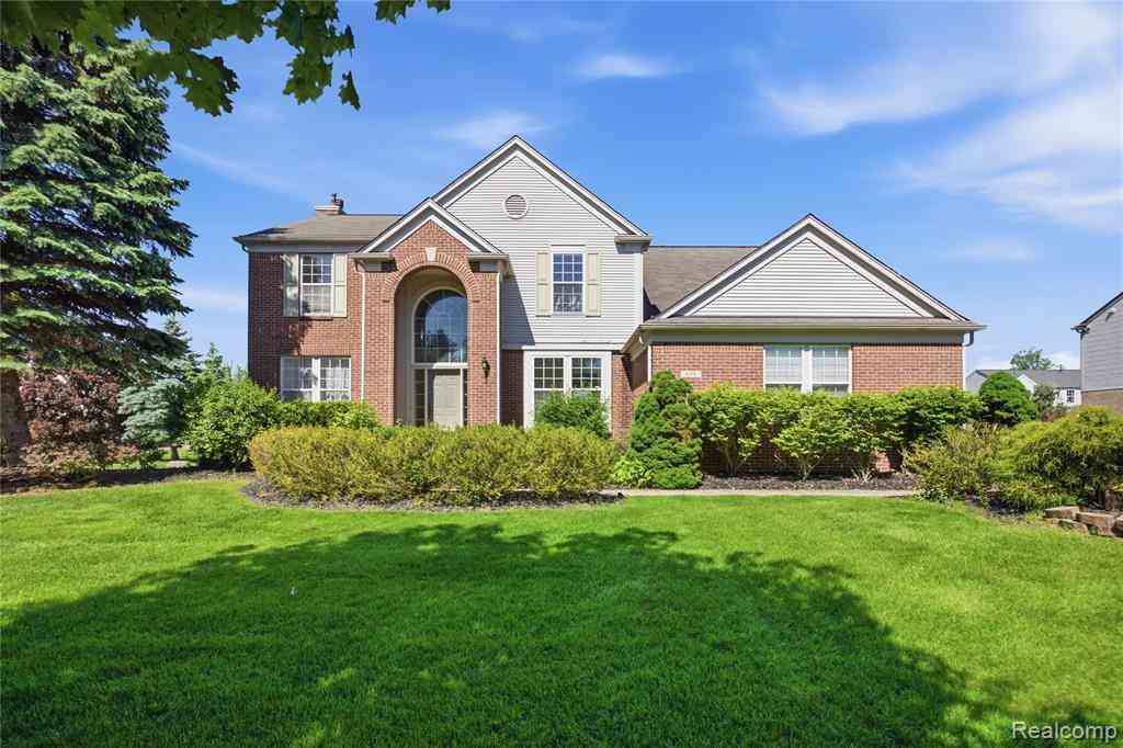 Homes For Sale - 496 Pleasant Ridge Drive <br/> Canton, MI 48188