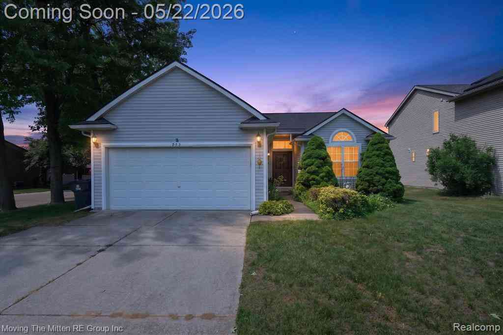 Homes For Sale - 953 N Newburgh Road <br/> Westland, MI 48185
