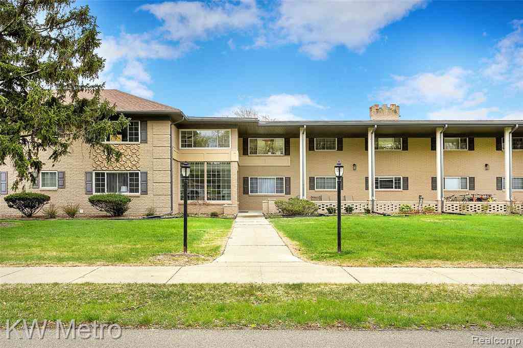 Condo For Sale - 2309 Walton Boulevard  #32<br/> Rochester, MI 48309
