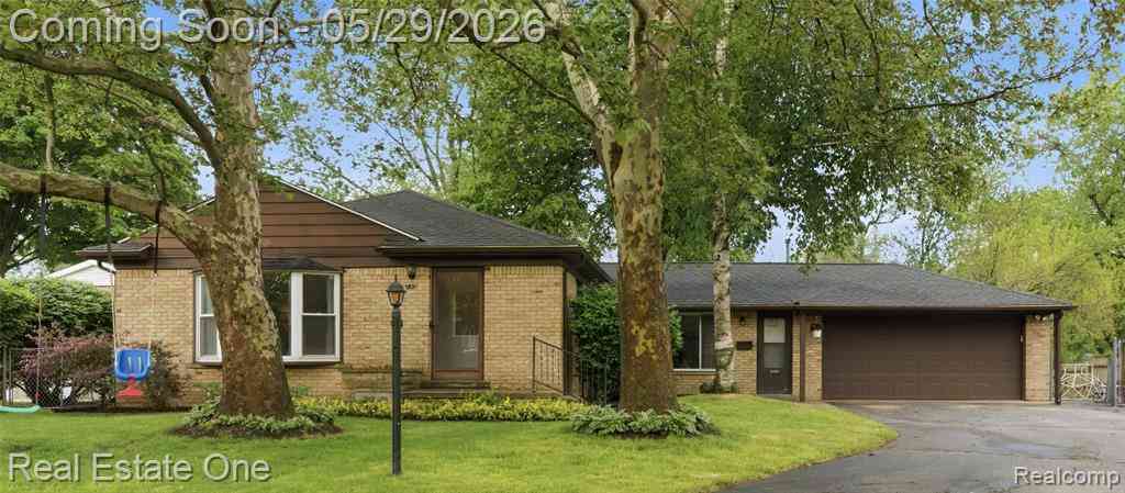 Homes For Sale - 733 S Webik Avenue <br/> Clawson, MI 48017