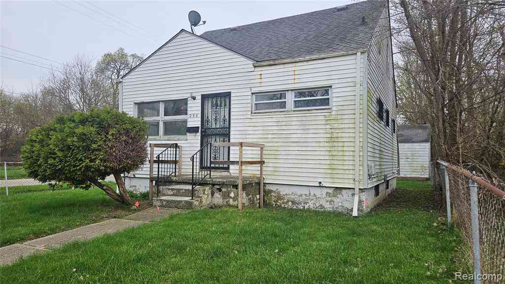 Homes For Sale - 258 E Hobson Avenue <br/> Flint, MI 48505