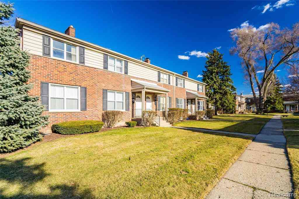 Condo For Rent - 3388 Coolidge Hwy  <br/> Royal Oak, MI 48073