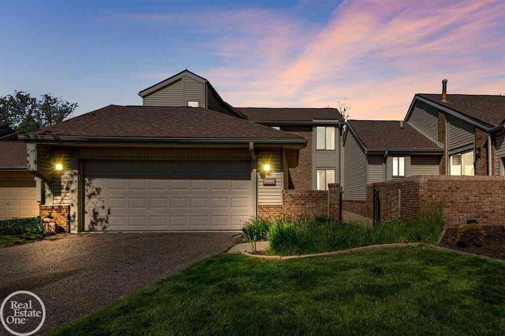 Condo For Sale - 29263 W Chanticleer Street <br/> Southfield, MI 48034
