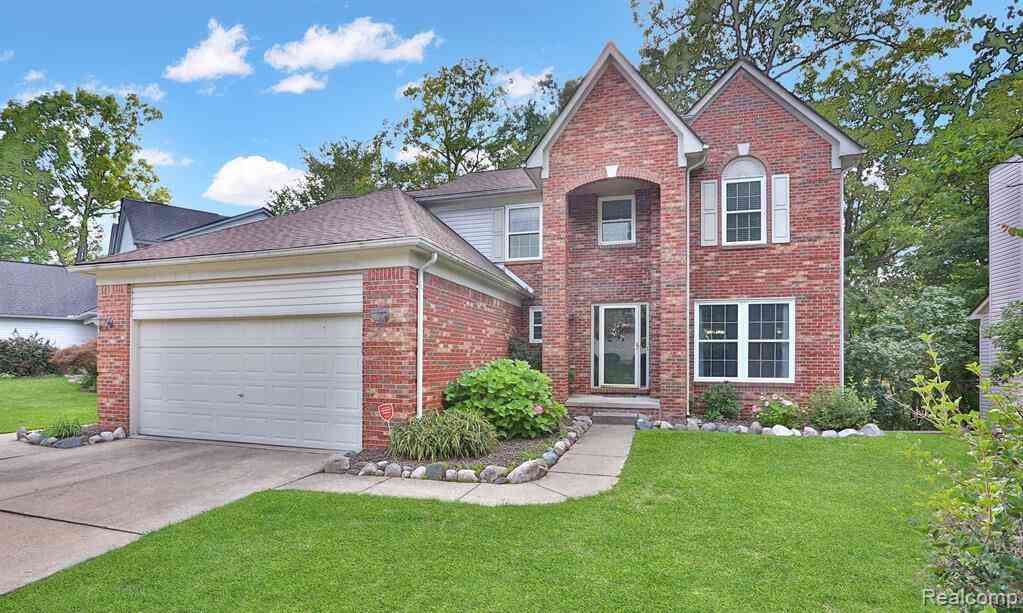 Homes For Rent - 3288 Hickory Drive <br/> Lake Orion, MI 48359