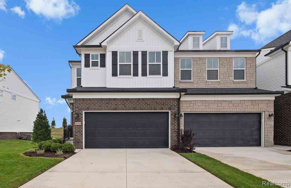 Condo For Sale - 5580 East Spaniel Drive <br/> Ann Arbor, MI 48108