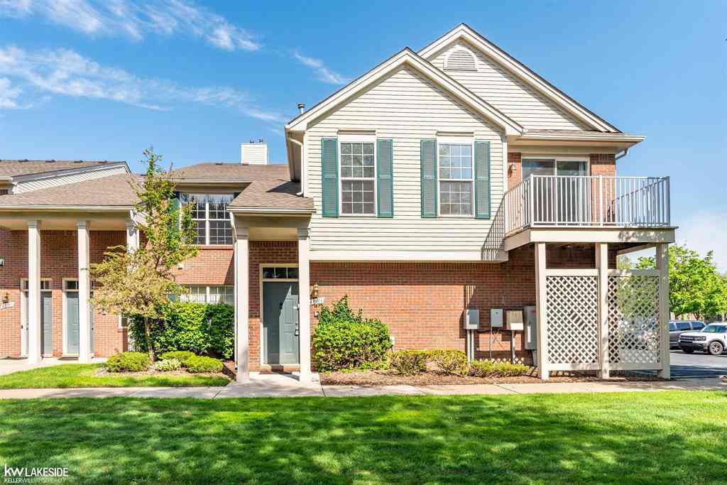 Condo For Sale - 43971 Elm Drive <br/> Sterling Heights, MI 48313