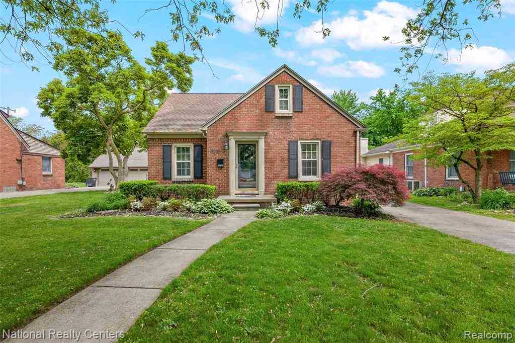 Homes For Sale - 9924 Arden Street <br/> Livonia, MI 48150
