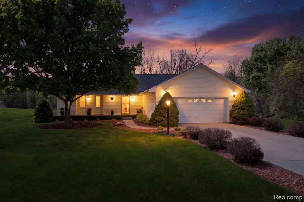 Homes For Sale - 8336 Rondale Drive <br/> Grand Blanc, MI 48439