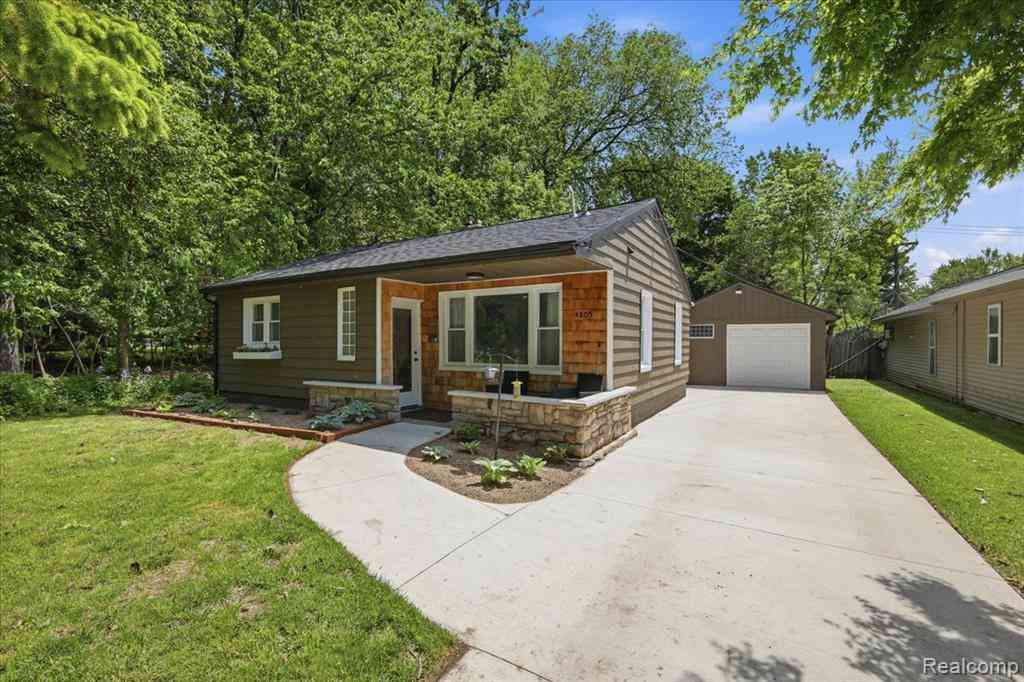 Homes For Sale - 4805 Fenmore Avenue <br/> Waterford, MI 48328