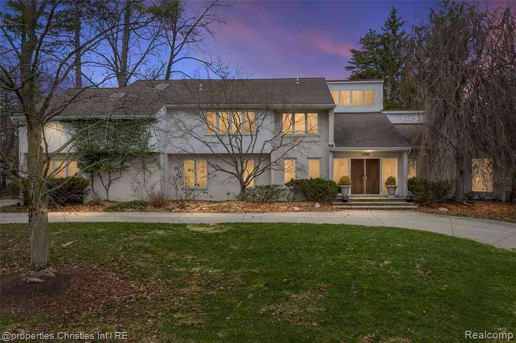 Homes For Sale - 4768 Wendrick Drive <br/> West Bloomfield, MI 48323