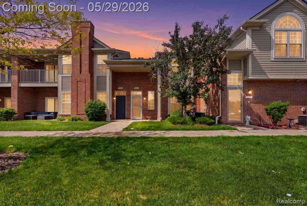 Condo For Sale - 2287 Leighton Drive <br/> Utica, MI 48317
